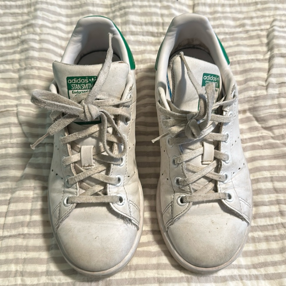 Kids Adidas Stan Smith sneakerss, size 3.5. Great used  condition